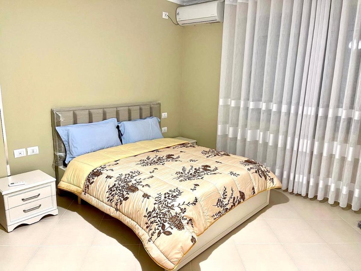 Queen Isabella Premium Hotel Vlore Bilik gambar
